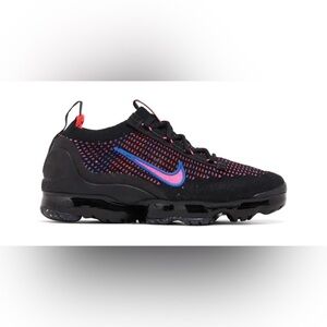 Woman 9.5 Nike vapor max multi color